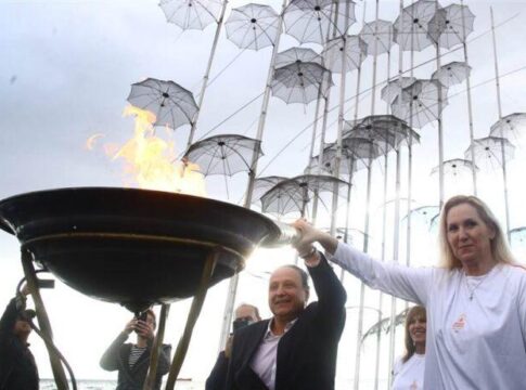 Η Ολυμπιακή Φλόγα των Ολυμπιακών Αγώνων «Παρίσι 2024» φωτίζει τη Θεσσαλονίκη