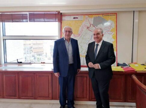 Συνάντηση του Δημάρχου Αμαρουσίου Θ. Αμπατζόγλου με τον Αν. Υπουργό Εθνικής Οικονομίας και Οικονομικών Ν. Παπαθανάση