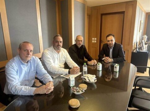 Συνάντηση του Δημάρχου Πειραιά Γιάννη Μώραλη με τον Υπουργό Ψηφιακής Διακυβέρνησης Δημήτρη Παπαστεργίου