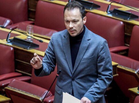 «Αν δεν βρεθεί λύση στην Κεντρική Επιτροπή, να προσφύγουμε στα μέλη»