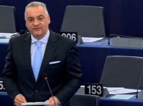 Διεγράφησαν οι τροπολογίες που θα επέφεραν μείωση των επιδοτήσεων των Ελλήνων αγροτών κατά 50%