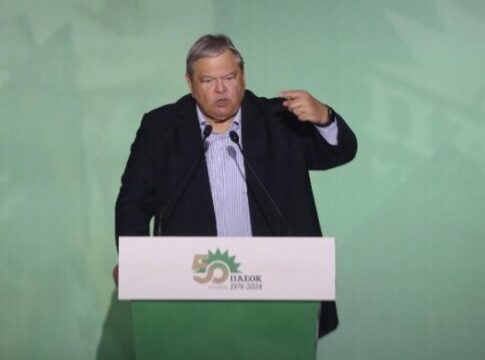 «Η καμπύλη του ΠΑΣΟΚ είναι η καμπύλη της Μεταπολίτευσης»