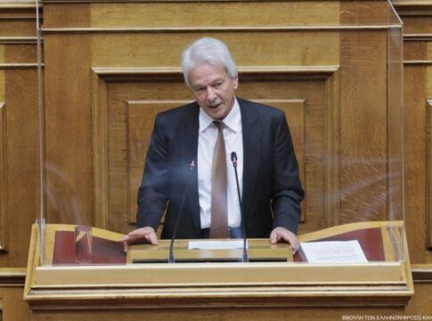 Ουτοπικό να φτάσει τα 1.500 ευρώ ο μέσος μισθός έως το 2027