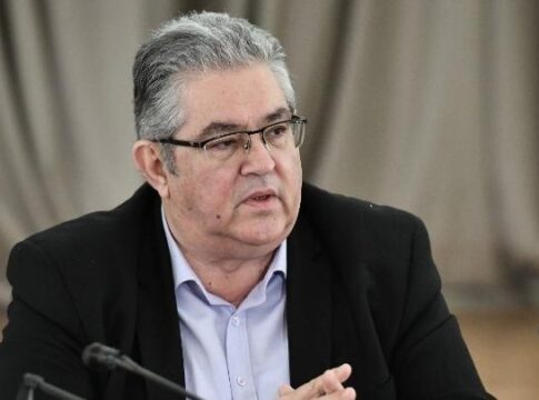 O Δ. Κουτσούμπας σήμερα στο Κέντρο Υγείας Καλλιθέας