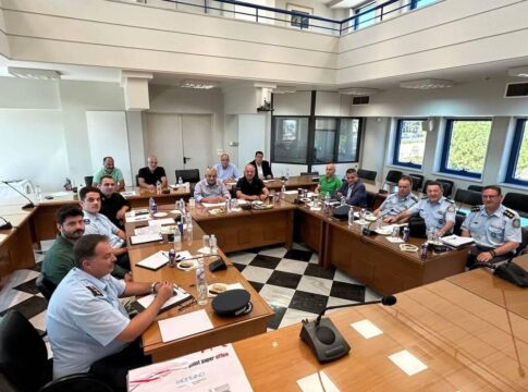 ΜΕΓΑΛΗ ΣΥΣΚΕΨΗ ΣΤΕΛΕΧΩΝ ΤΗΣ ΕΛ.ΑΣ. ΣΤΟ ΔΗΜΑΡΧΕΙΟ ΑΓΙΑΣ ΒΑΡΒΑΡΑΣ