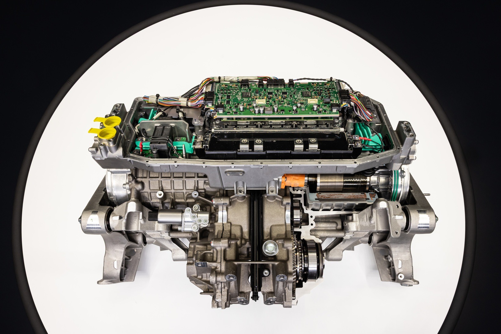 FERRARI Elettrica: Το…κάστρο με τα ηλεκτρικά άλογα