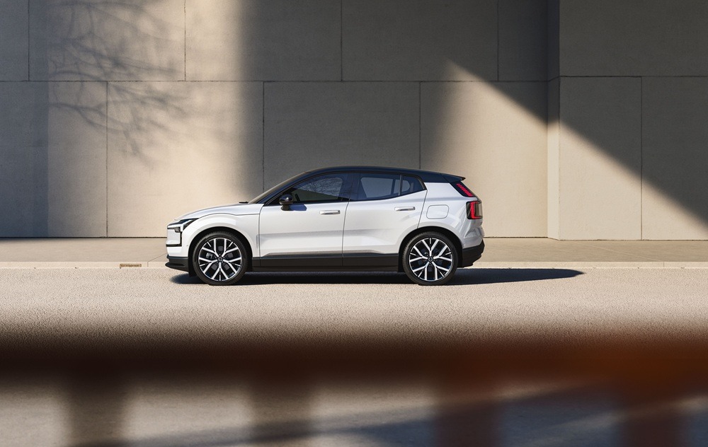 VOLVO EX30: Αναβάθμιση και νέες πιο προσιτές εκδόσεις