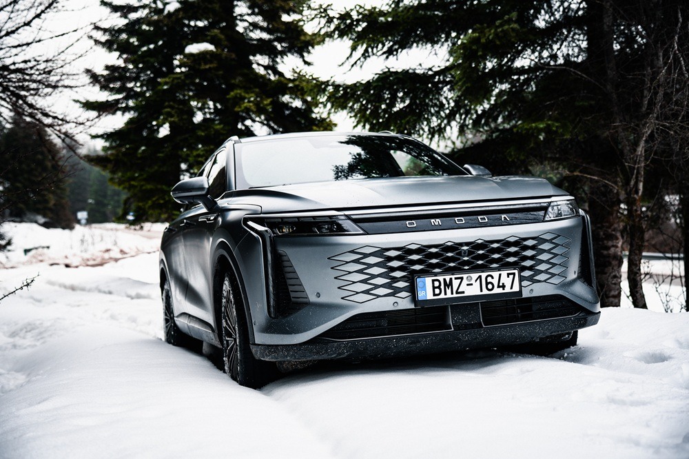 OMODA 9 SHS-P με 4 κινητήρες, αυτονομία για 1.100 χλμ. και 537 ίππους – Τιμή