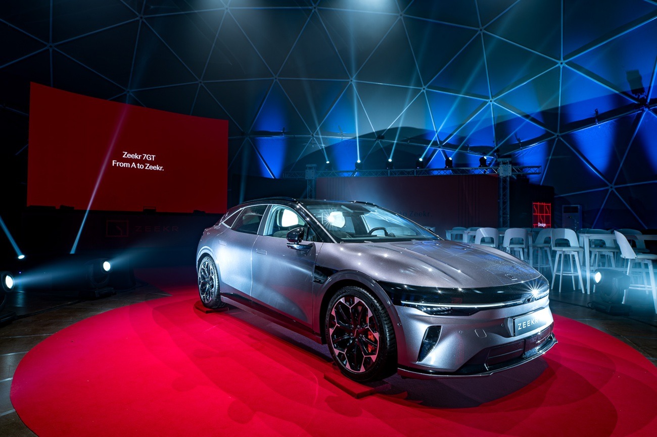 ZEEKR 7GT: Πρώτη εμφάνιση για το «καθημερινό» supercar – Πότε κυκλοφορεί και οι τιμές του