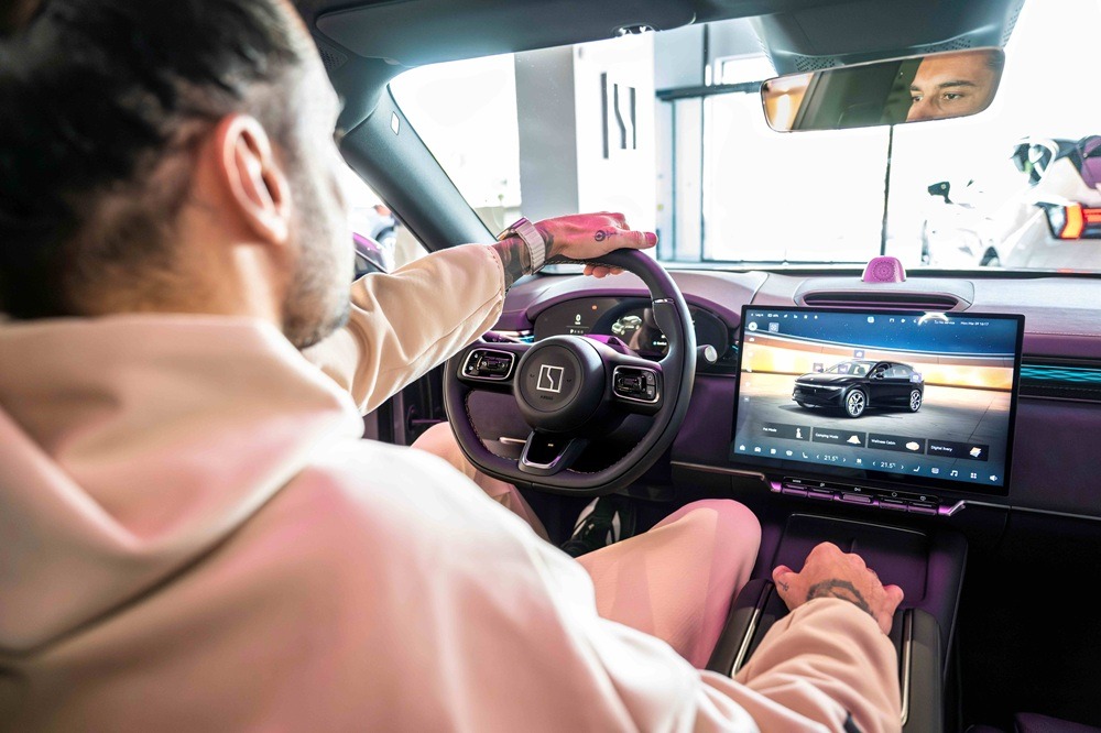 Η ZEEKR «παίζει μπάλα» με τον Γιώργο Πρίντεζη