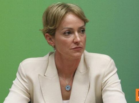 Εξελίξεις στο ΠΑΣΟΚ και πολιτική σκηνή: Μάχες και στρατηγικές