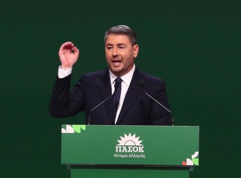 ΠΑΣΟΚ και Προκλήσεις στο Πολιτικό Σκηνικό