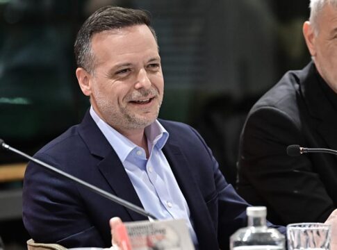 Σημαντικές πολιτικές εξελίξεις στο ΠαΣοΚ και κόντρες στην κυβερνητική σκηνή