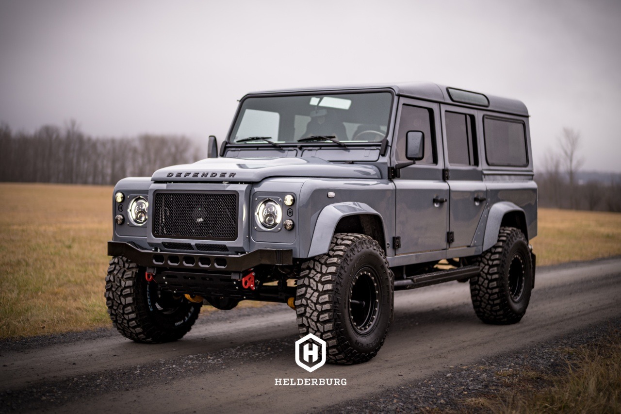 LAND ROVER Defender 110 Byzec εμπνευσμένο από τον James Bond – Τιμή