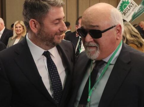 Το ΠΑΣΟΚ και η Κεντροαριστερά σε Κρίσιμη Καμπή