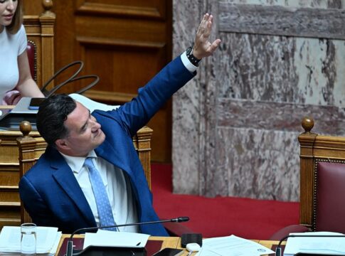 Σημαντικές πολιτικές εξελίξεις και εντάσεις στη Βουλή