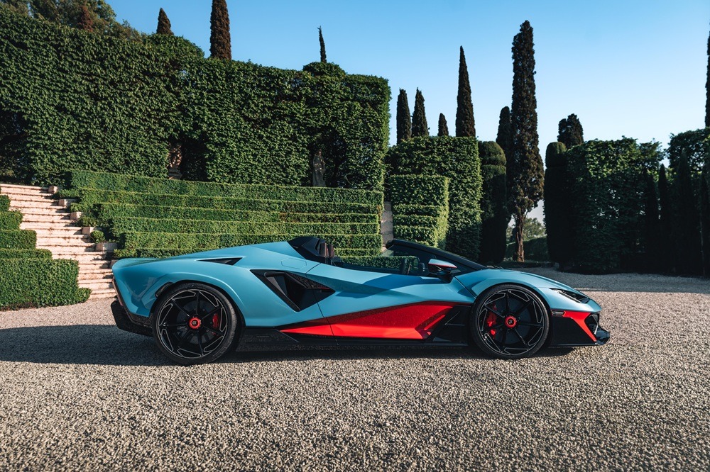 Fenomeno Roadster: Η ταχύτερη LAMBORGHINI χωρίς οροφή που υπήρξε ποτέ