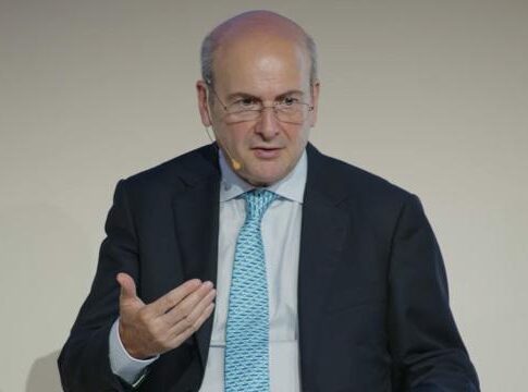 Μεταρρυθμίσεις και πολιτικές εξελίξεις: Η Ελλάδα προχωρά μπροστά