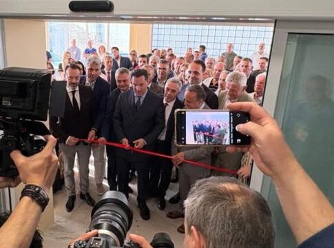 ΣΥΡΙΖΑ και ΝΔ σε αναταραχή: Πολιτικές εξελίξεις και αποχαιρετισμοί