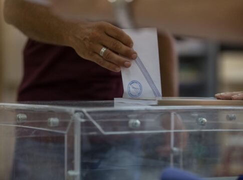 Σημαντικές πολιτικές εξελίξεις: Από δημοσκοπήσεις μέχρι διπλωματία