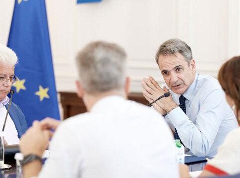 Συνταρακτικές εξελίξεις στο ΠΑΣΟΚ και τη Νέα Αριστερά