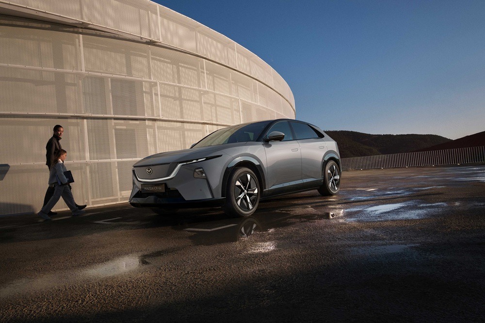 MAZDA CX-6e: Στην Ελλάδα το νέο ηλεκτρικό SUV με 484 χλμ. αυτονομία – Τιμές