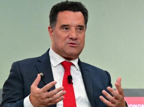 Σφοδρές πολιτικές αντιπαραθέσεις στη Βουλή με αφορμή τις καταγγελίες Σαλμά