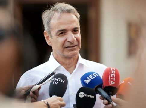 Αποχαιρετισμός στον Στέφανο Μάνο και μηνύματα για την Τουρκία