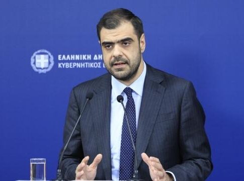 Κρίσιμες πολιτικές εξελίξεις εν όψει ΔΕΘ και εσωκομματικές αναταράξεις