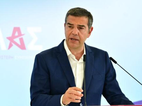 Κόκκινες και κίτρινες κάρτες, αποχαιρετισμοί και γεωπολιτικές προκλήσεις