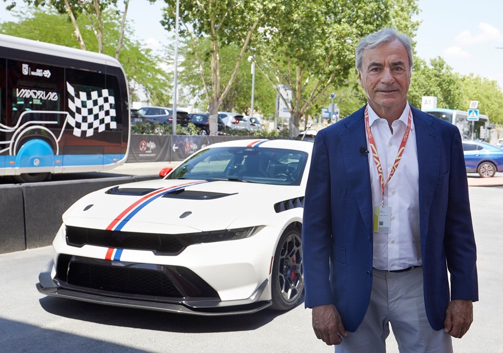 FORD Mustang GTD: Ο Carlos Sainz Sr. δοκιμάζει το κορυφαίο muscle car στη νέα πίστα Madring (video)