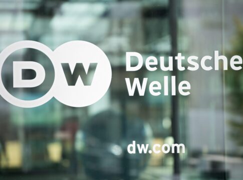 Από την Deutsche Welle στον δύσκολο χειμώνα της ΝΔ