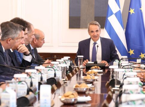 Νέες προκλήσεις για την κυβέρνηση με την παραπομπή Τριαντόπουλου στο Ειδικό Δικαστήριο