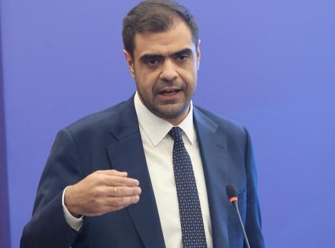 Σημαντικές πολιτικές εξελίξεις στην Ελλάδα: Συνάντηση και αντιπαραθέσεις