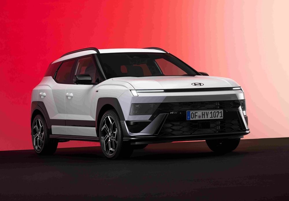 Νέο HYUNDAI Bayon 2026: Έρχεται από το…Παρίσι, με 115 ίππους και υβριδική έκδοση 138 ίππων