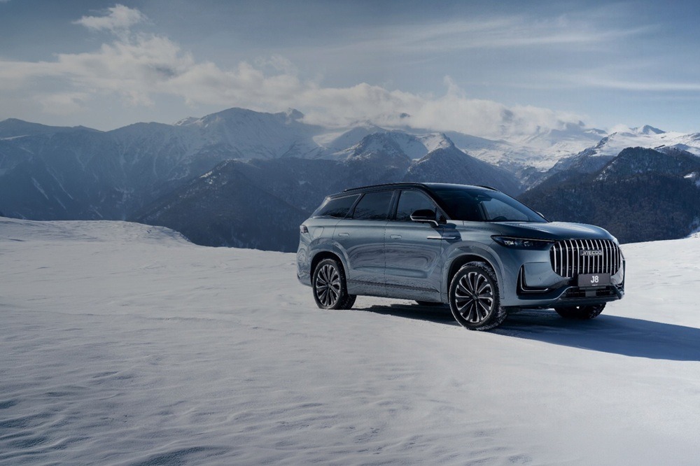 JAECOO 8 SHS-P AWD: Νέο plug-in hybrid SUV με 428 ίππους που…πάει παντού – Τιμές