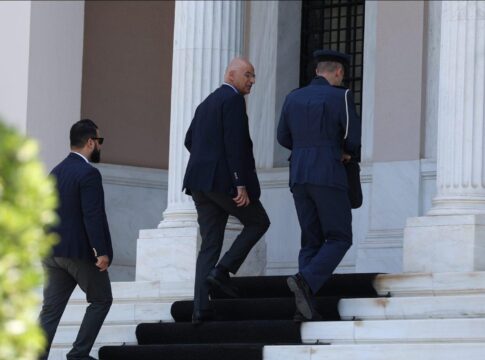 Τσίπρας στο Άγιο Όρος και KΥΣΕΑ υπό Μητσοτάκη